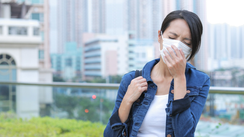 低溫、空氣汙染讓人狂咳不止！  營養師揭「最佳止咳食物」：4大作用保護呼吸道