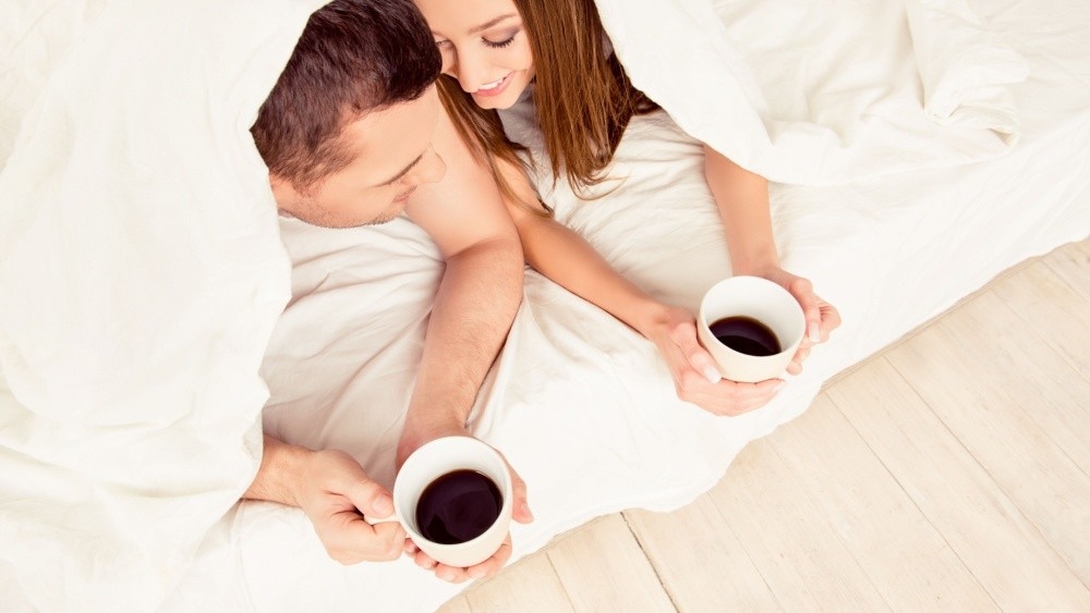 行房前喝咖啡更容易「性高潮」？  專家闢謠：心理作用罷了！ 不如多做「8件事」有效