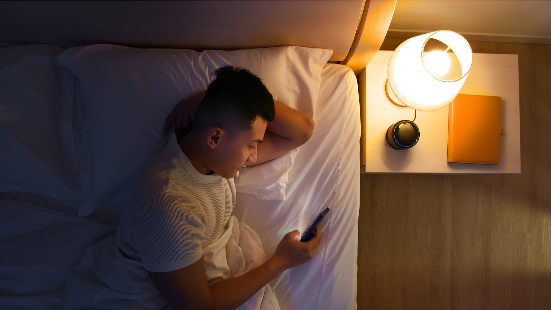 「開燈睡覺」更容易罹患糖尿病？  研究曝關鍵：光線太亮使「內分泌暴走」