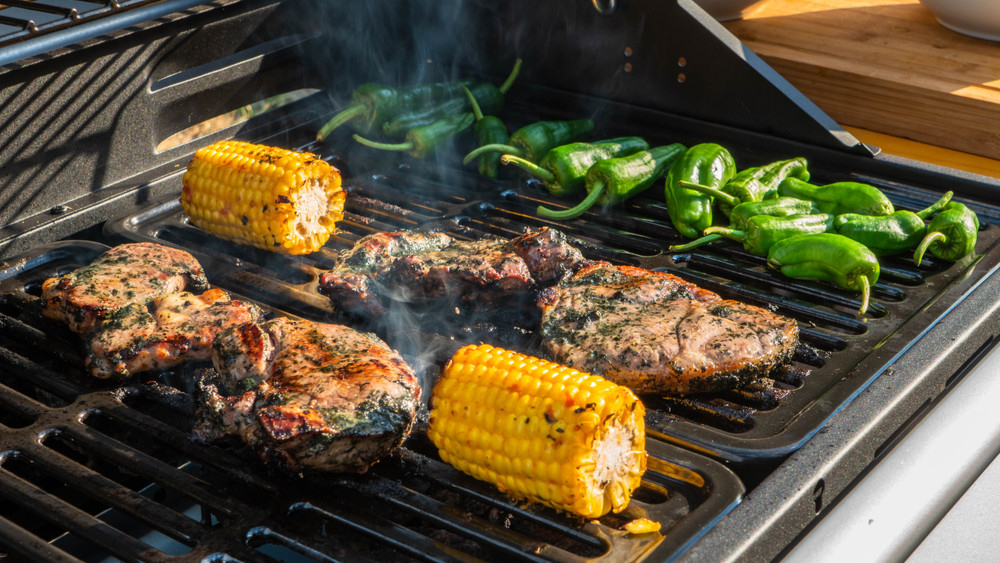 蛋白質、油脂、澱粉高溫燒烤都有致癌物？中秋烤肉怎麼吃才健康？