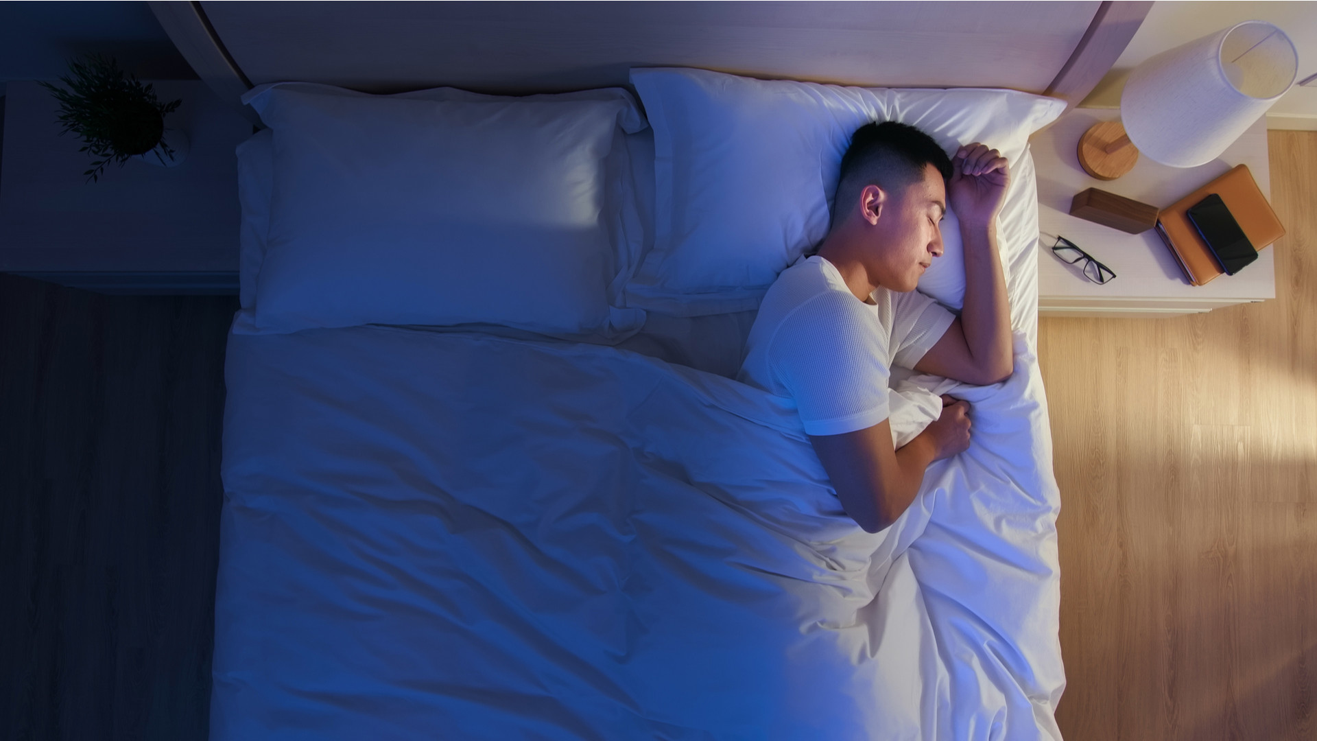 睡覺前可以吃宵夜嗎？ 睡前運動該隔多久時間？ 醫師：練習「靜態活動」提升睡眠品質