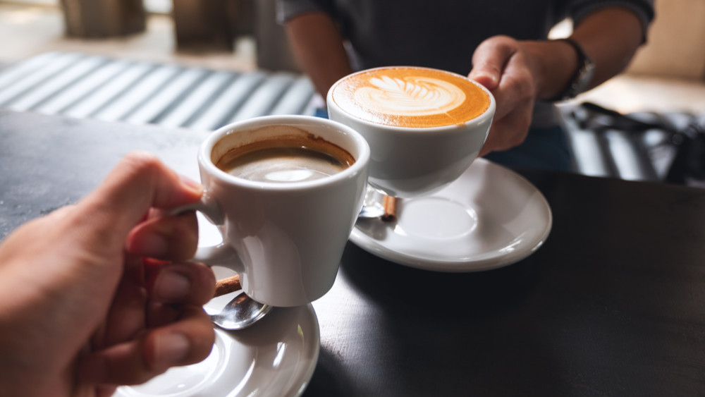 研究：咖啡喝太多與「幸福感下降」有關！  一天超過4杯當心「8大副作用」