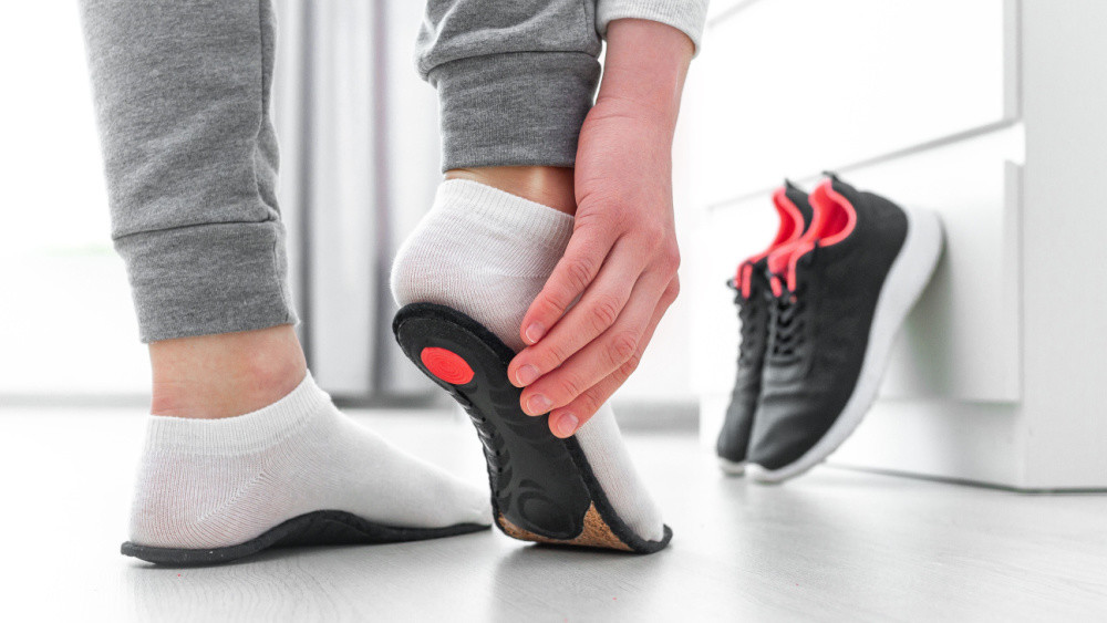 有足底筋膜炎、扁平足該換鞋墊嗎？  復健科醫解答：「3狀況」要考慮量身訂製