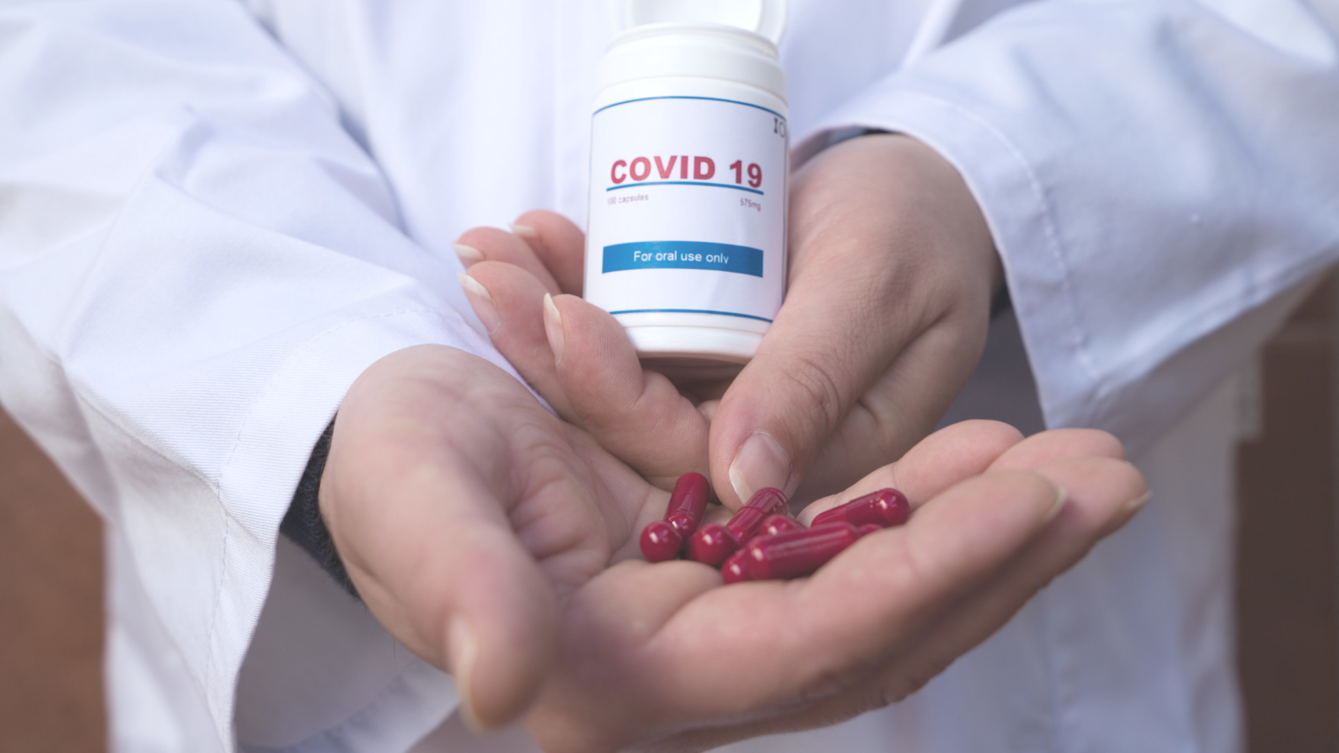 COVID-19口服抗病毒藥是疫情曙光？  學者：未來恐有「抗藥性」病毒現世